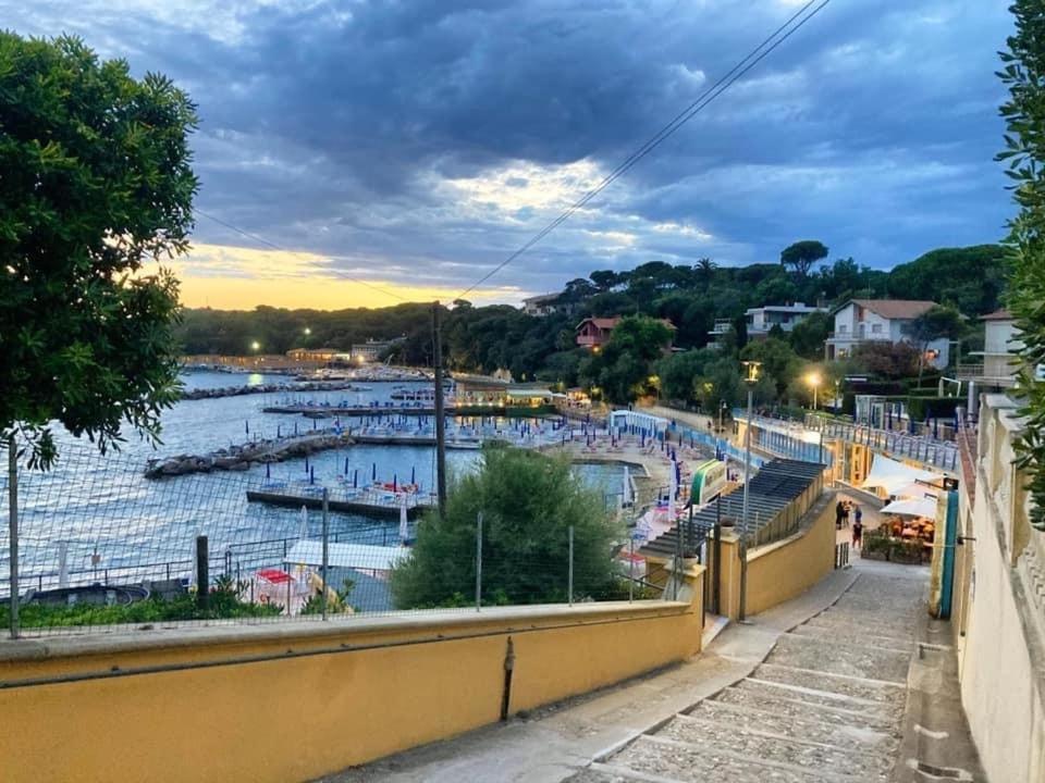 Appartamenti Fronte Mare Castiglioncello Eksteriør billede